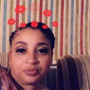 Meet your Posher, Yvette